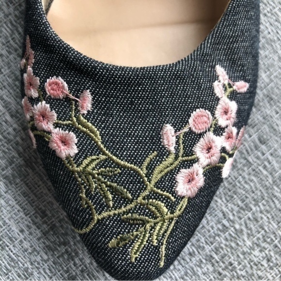 Denim flats with floral embroidery - Picture 4 of 6